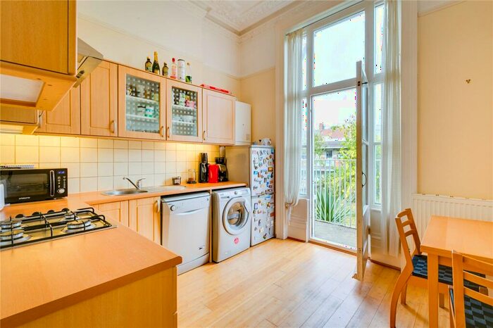 1 Bedroom Apartment To Rent In Nightingale Mansions, Nightingale Lane, London, SW12