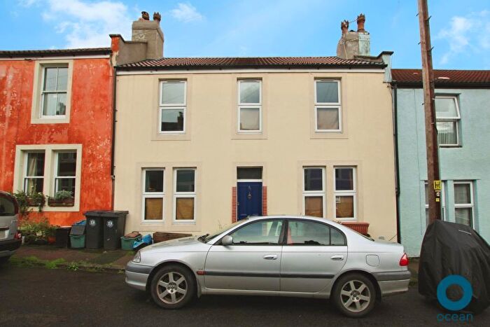 3 Bedroom Terraced House To Rent In St Werburghs Park - St Werburghs, BS2