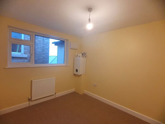 2 Bedroom Flat To Rent In Flat, Barroon, Derby, DE74