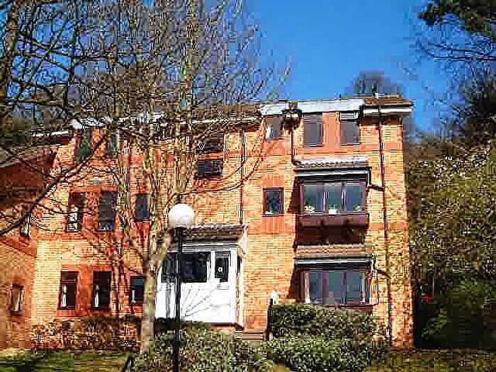 1 Bedroom Apartment To Rent In Bedroom Top Floor Apartment In Godalming, GU7