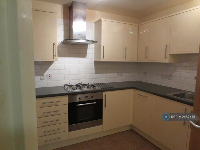 2 Bedroom Flat To Rent In Chelmer Road, London, E9