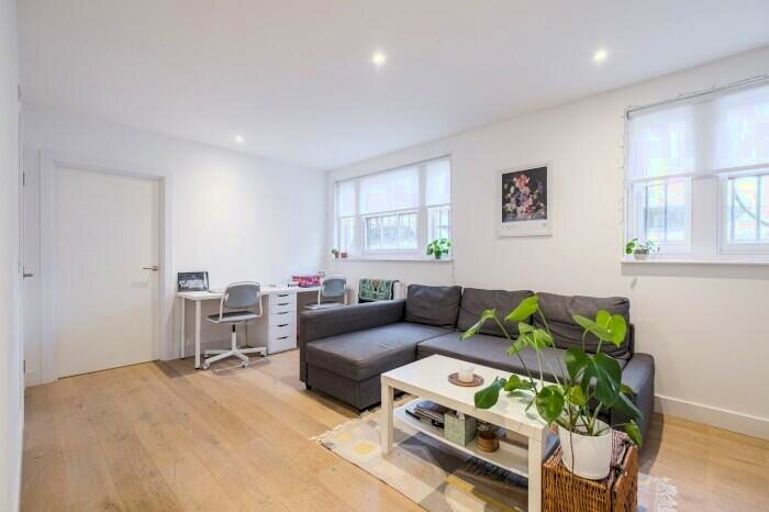 1 Bedroom Flat To Rent In Clyde Square, E14