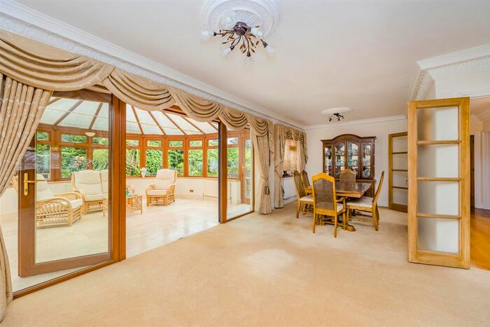 4 Bedroom Detached House For Sale In Graham Avenue, Patcham, Brighton, BN1