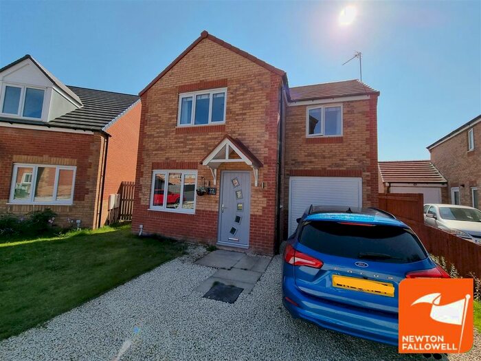 Houses for sale & to rent in NG22 9FR, DAVY CLOSE, Ollerton Newark