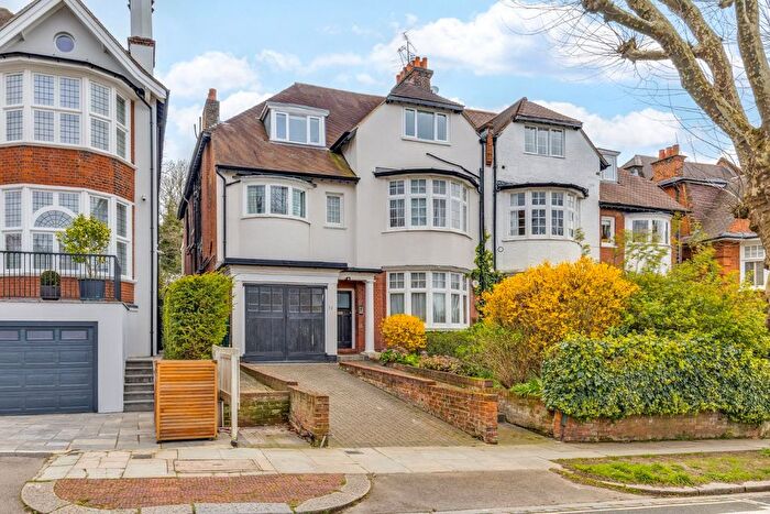 2 Bedroom Flat For Sale In Rosecroft Avenue, London, NW3