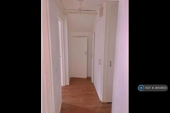 1 Bedroom Flat To Rent In Torrington Square, Croydon, CR0