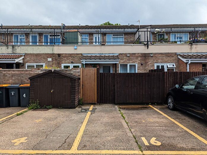 Studio To Rent In Shaldon Court, Bedford, MK40