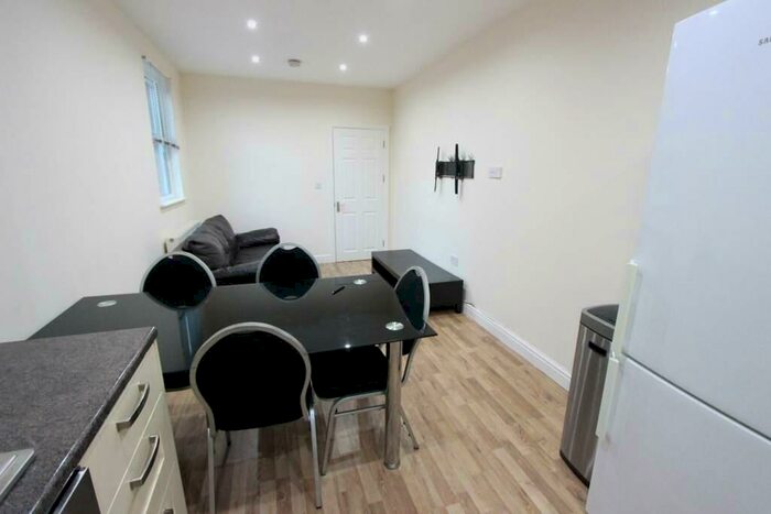 3 Bedroom Apartment To Rent In Lyndhurst Road, London, N22