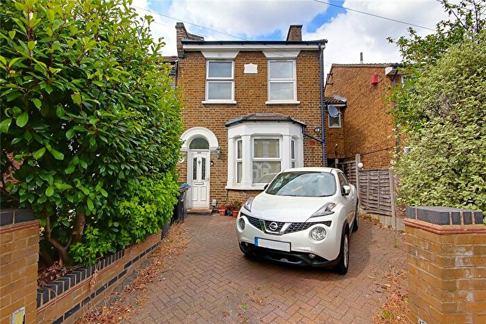 3 Bedroom Semi-Detached House For Sale In Putney Road, Enfield, EN3