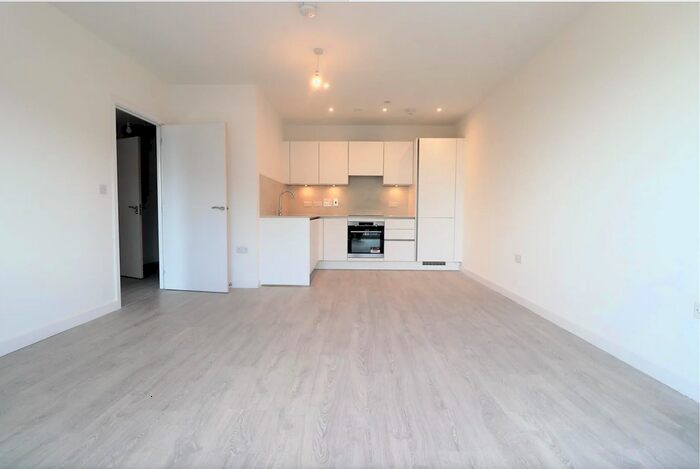 1 Bedroom Flat To Rent In Nestles Avenue, Hayes, UB3