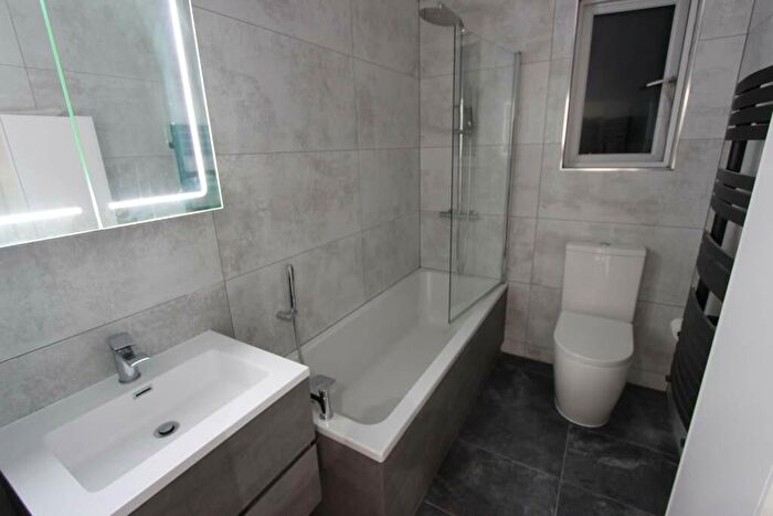 2 Bedroom Apartment To Rent In Langham Road, London, N15