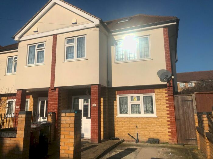 4 Bedroom Semi-Detached House To Rent In Surrey Road, Dagenham, RM10