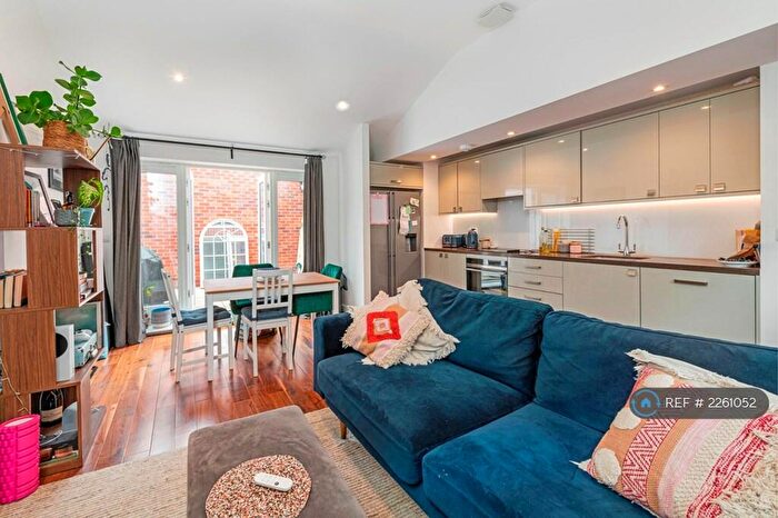 2 Bedroom Flat To Rent In Barnes High Street, London, SW13