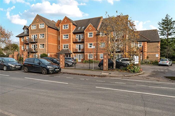 2 Bedroom Flat For Sale In Northcourt Avenue, Reading, RG2