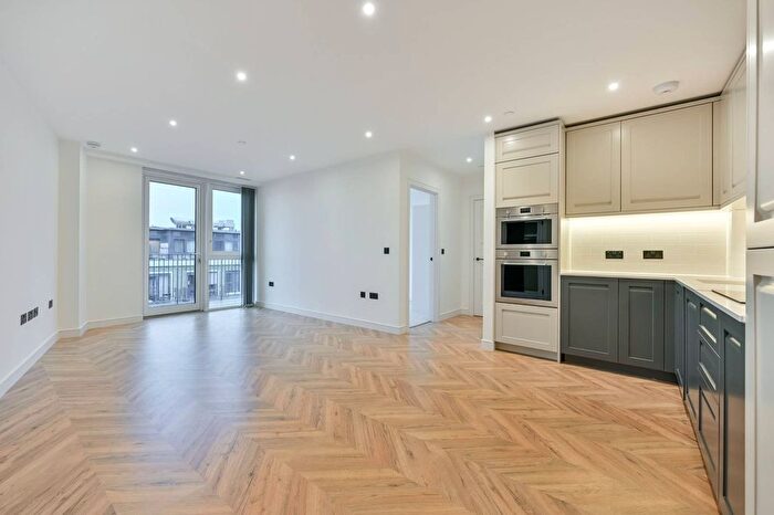 2 Bedroom Flat To Rent In Brook Street, Kingston, KT1