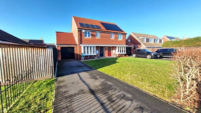 3 Bedroom Semi-Detached House For Sale In Woburn Drive, Thorney, Peterborough, PE6