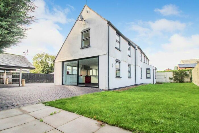 4 Bedroom Detached House To Rent In Wootton Road, Kempston, Bedford, MK43