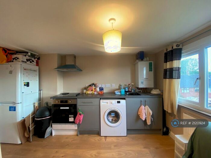 1 Bedroom Flat To Rent In Thirlmere Close, Coventry, CV4