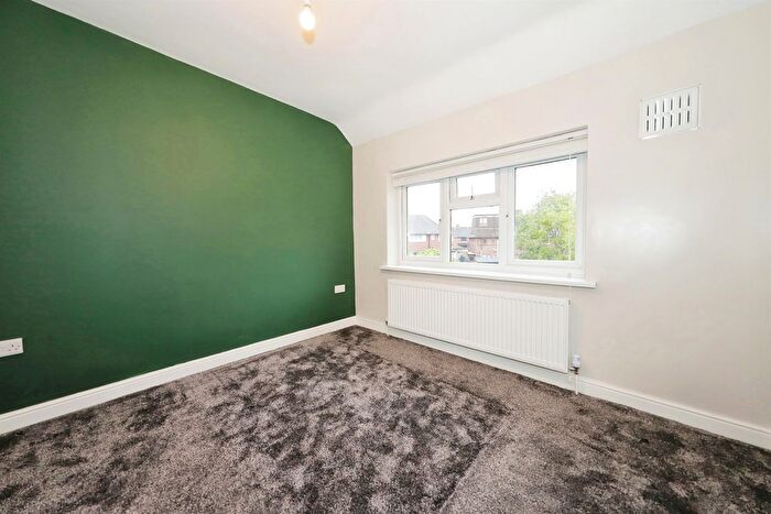 2 Bedroom Semi-Detached House For Sale In Wolmer Road, Ashmore Park, Wolverhampton, WV11