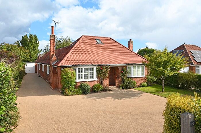5 Bedroom Bungalow For Sale In School Lane, Copmanthorpe, York, YO23