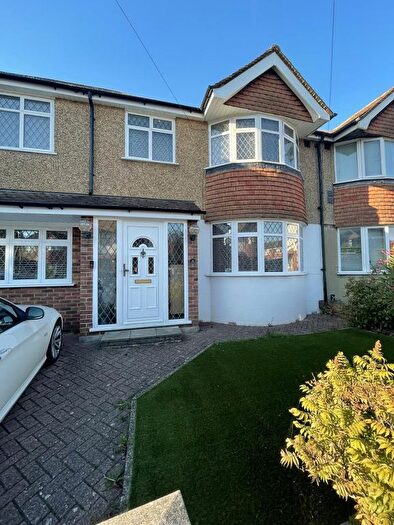 5 Bedroom Semi-Detached House To Rent In Stanhope Heath, Stanwell, Staines, TW19