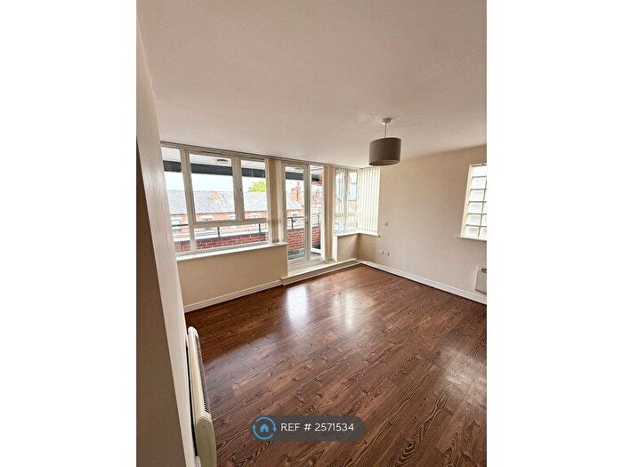 2 Bedroom Flat To Rent In Barons Court, Burton-On-Trent, DE14