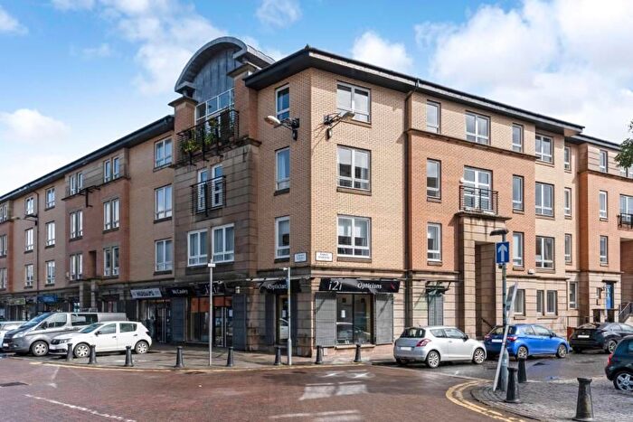 3 Bedroom Flat To Rent In Errol Gardens, Glasgow, G5