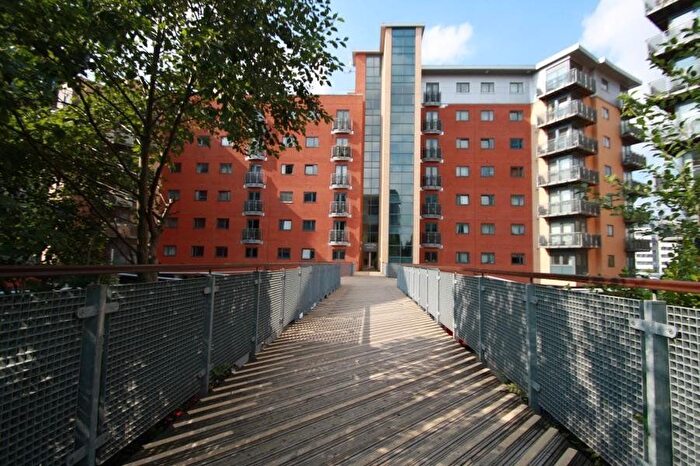 2 Bedroom Flat To Rent In City Walk, Sweet Street, Leeds, LS11
