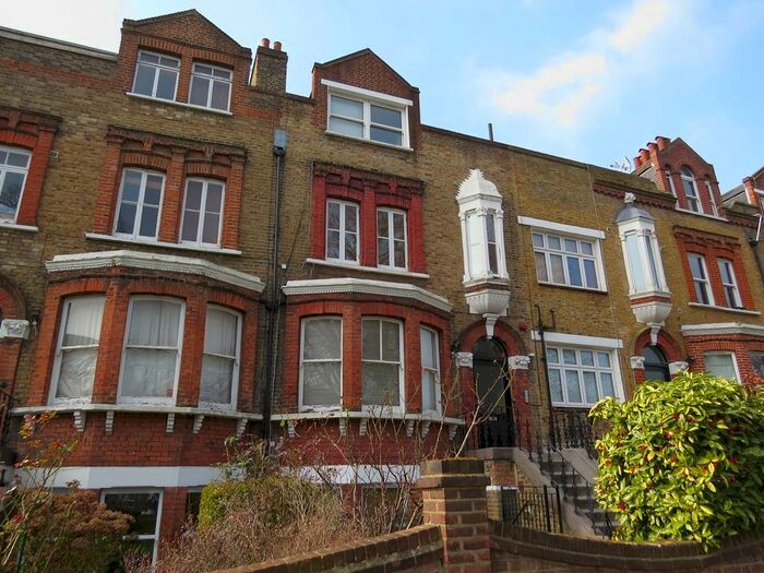 1 Bedroom Flat To Rent In The Gardens, East Dulwich, London, SE22