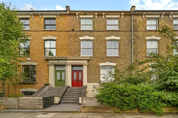 2 Bedroom Flat To Rent In Sandringham Road, E8