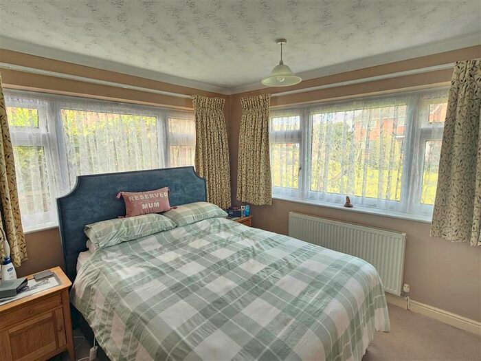 3 Bedroom Detached Bungalow For Sale In Gaynor Close, Wymondham, NR18