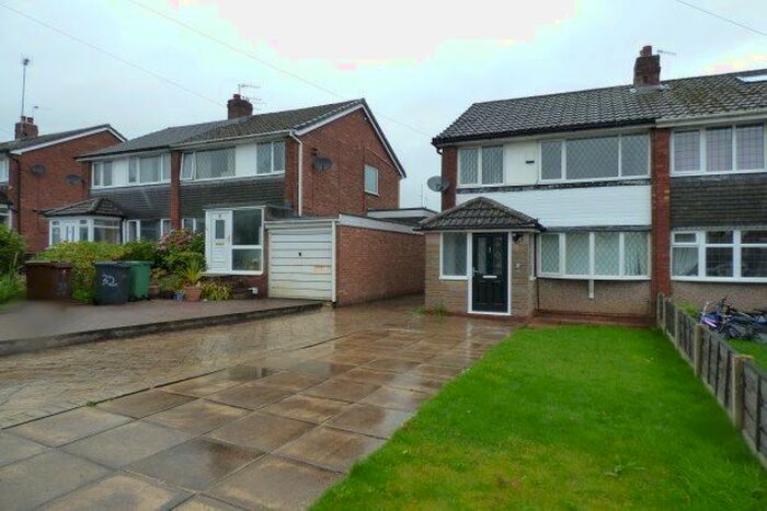 3 Bedroom Semi-Detached House To Rent In Holthouse Road, Bury, BL8
