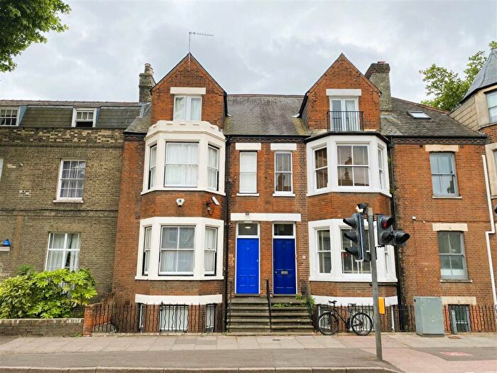 Flat To Rent In Flat, Newmarket Road, Cambridge, CB5