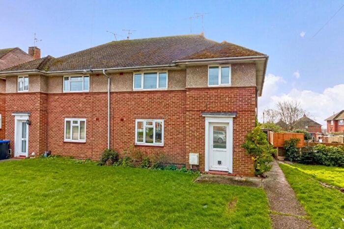 2 Bedroom Flat To Rent In Bramble Close, Worthing, BN13