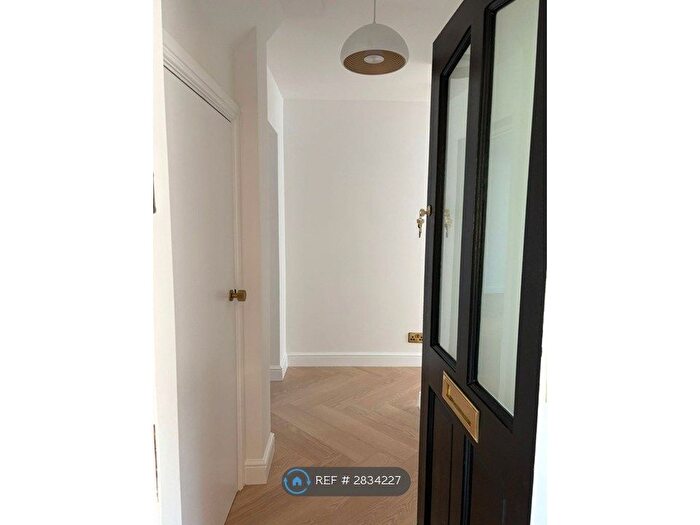 2 Bedroom Flat To Rent In Wilton Place Estcourt Road, Watford, WD17