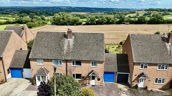 3 Bedroom Semi-Detached House For Sale In Griffin Close, Stow-on-the-Wold, GL54