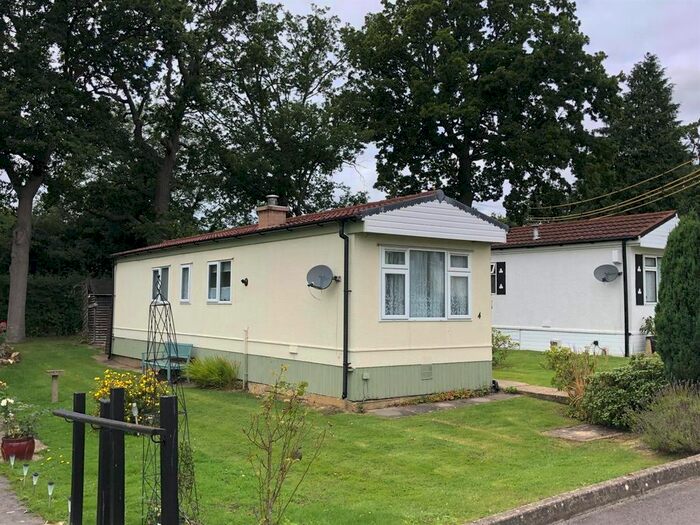 1 Bedroom Bungalow For Sale In St. Brelades Court, Crouch House Road, Edenbridge, TN8