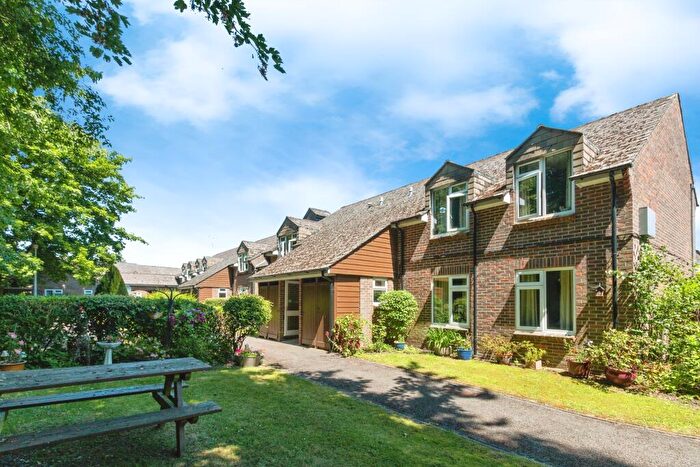 1 Bedroom Apartment For Sale In Gaskell Court (A), Holybourne, GU34