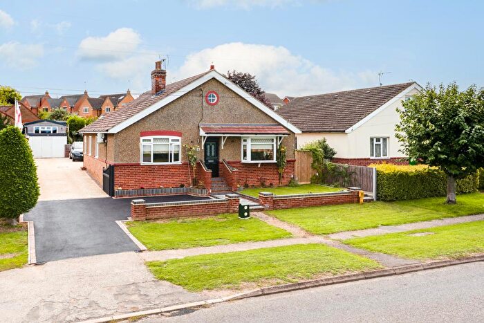 4 Bedroom Detached Bungalow For Sale In Oundle Road, Thrapston, NN14