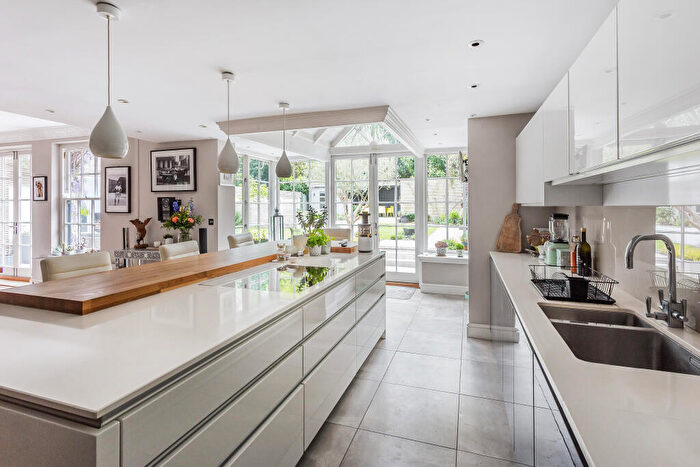 5 Bedroom Detached House To Rent In Ref: Gk - Gower Road, Weybridge, KT13