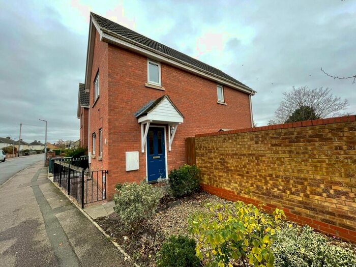 3 Bedroom Semi-Detached House To Rent In Havelock Road, Biggleswade, SG18