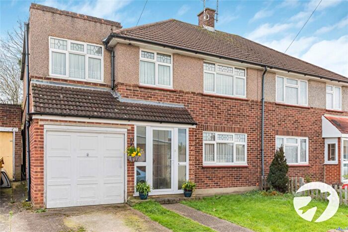 4 Bedroom Semi Detached House For Sale In Highbanks Close, Welling, Kent, DA16