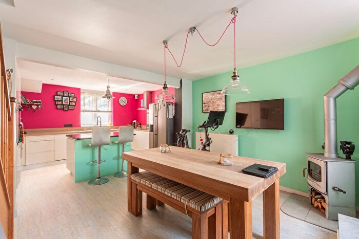 3 Bedroom Terraced House For Sale In Southover Street, Brighton, BN2 - Photo 3