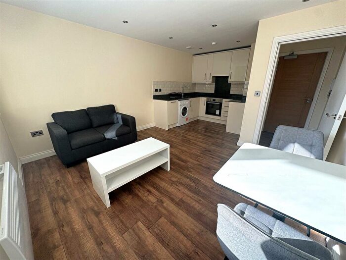 1 Bedroom Flat To Rent In Brunswick Court, Leeds, LS2