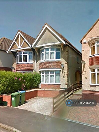 4 Bedroom Semi-Detached House To Rent In Broadlands Road, Southampton, SO17
