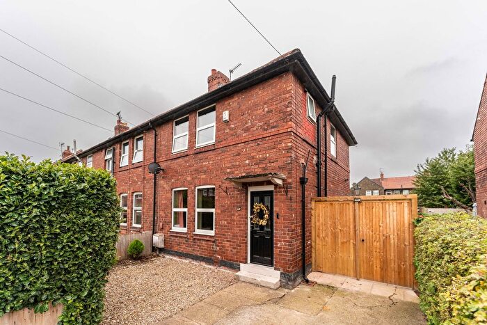 3 Bedroom End Terrace House For Sale In Wycliffe Avenue, York, YO10