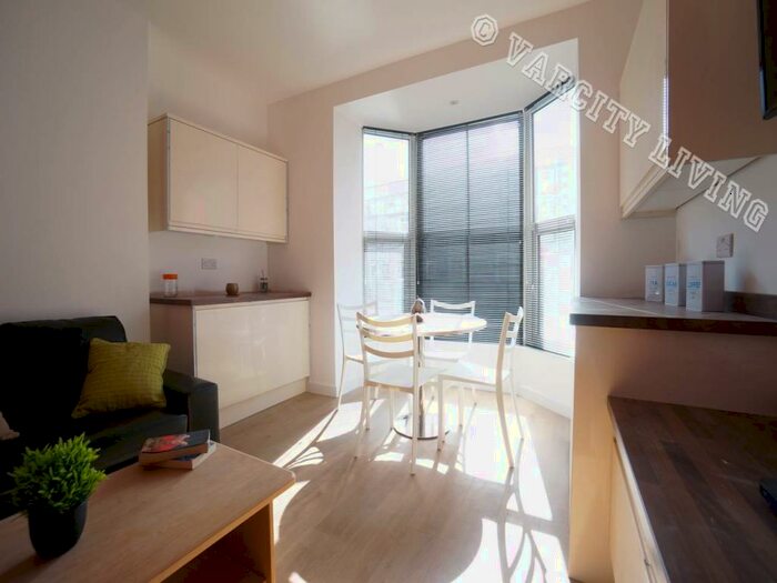 7 Bedroom House To Rent In Holyhead Road, Bangor, LL57