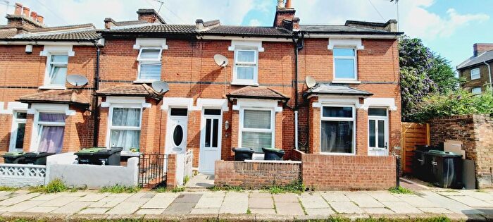 2 Bedroom Terraced House To Rent In Wingfield Road, Gravesend, Kent, DA12