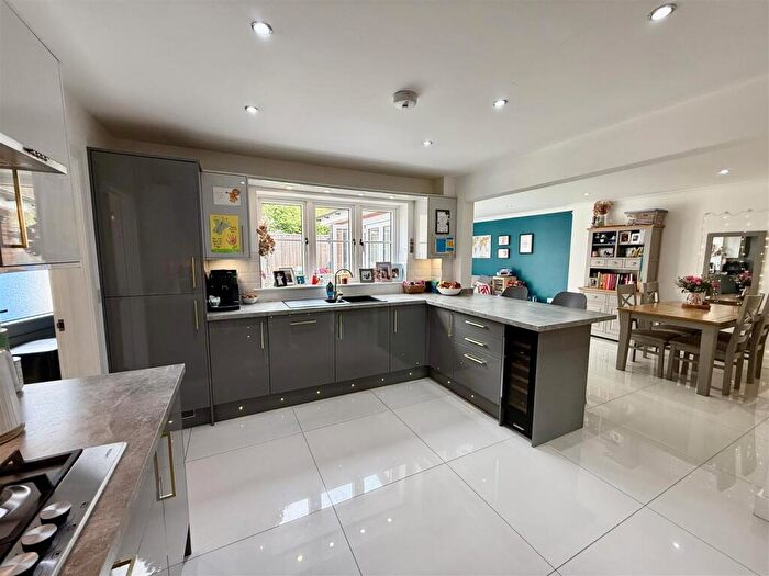 4 Bedroom Detached House For Sale In Tan Y Bryn Gardens, Llwydcoed, Aberdare, CF44