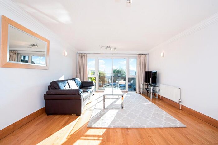 2 Bedroom Flat To Rent In Capital Wharf, Wapping High Street, London, E1W